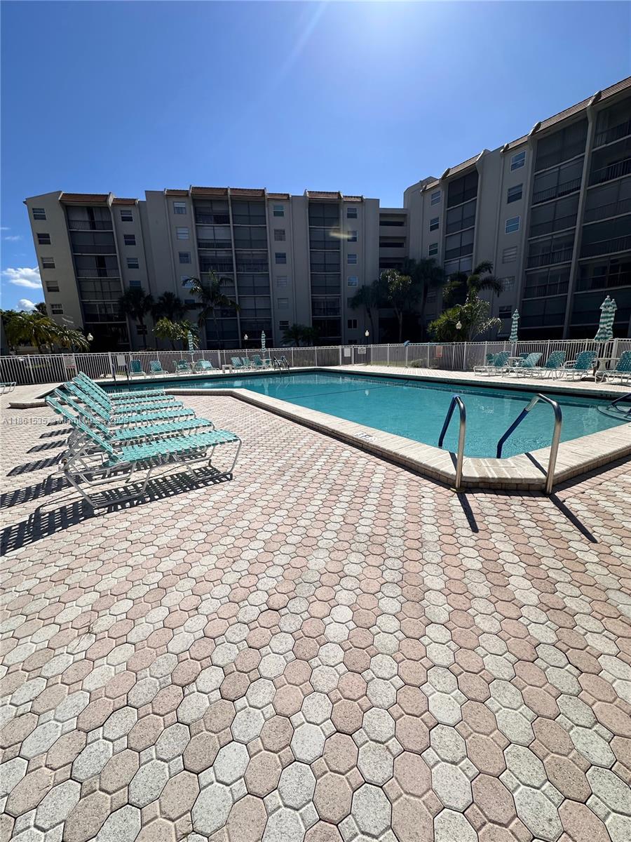 18TH HOLE AT INVERRARY CO - Residential