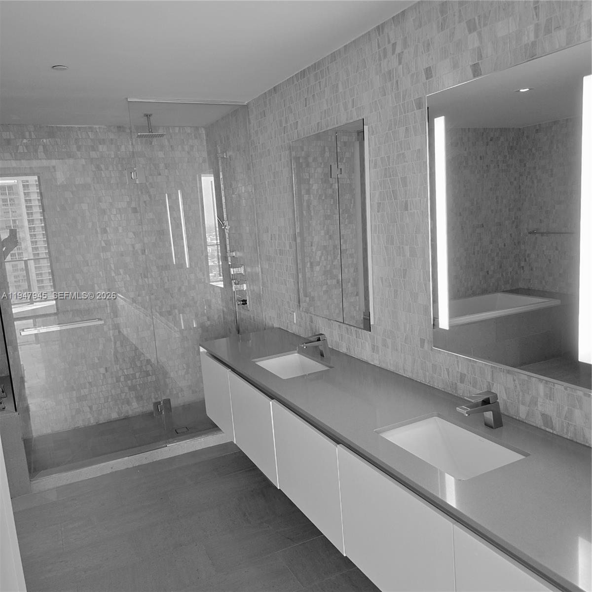 REACH CONDO - Residential