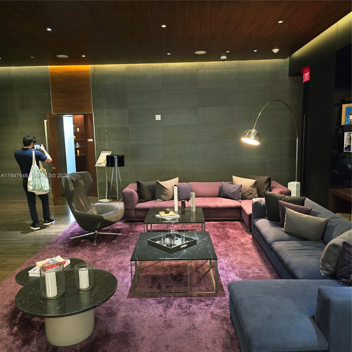 REACH CONDO - Residential