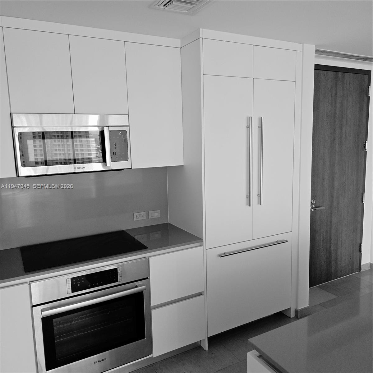 REACH CONDO - Residential