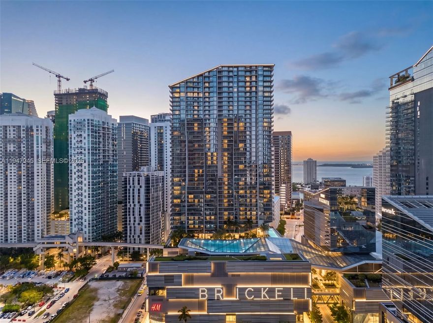 Elegant, modern, and beautiful property for sale in Reach at Brickell City Center. Enjoy all the state-of-the-art amenities. Private access to the mall. Complimentary valet to the guests. IMMACULATE 21st TH FLOOR CONDO UNIT LOCATED IN THE HEART OF BRICKELL WITH ACCESS TO ALL THE BEST SHOPPING AND RESTAURANTS MIAMI HAS TO OFFER. @ BEDS, 2 BATHS, AND UNMATCHED VIEWS OF THE MIAMI RIVER AND SKYLINE. WORK AND PLAY IN ONE OF THE MOST DESIRED NEIGHBORHOODS IN MIAMI. Kitchen and Bathrooms feature Italfraft cabinetry and stone counter tops, Premium Bosh appliances, Master bedroom with private en-suite bathroom, Open concept layout with island, good investment, the best building in Brickell.