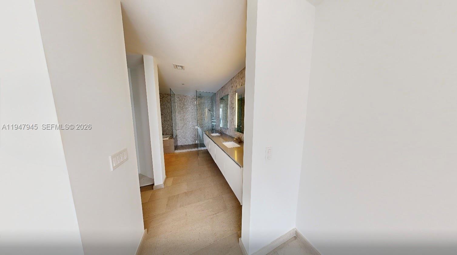 REACH CONDO - Residential