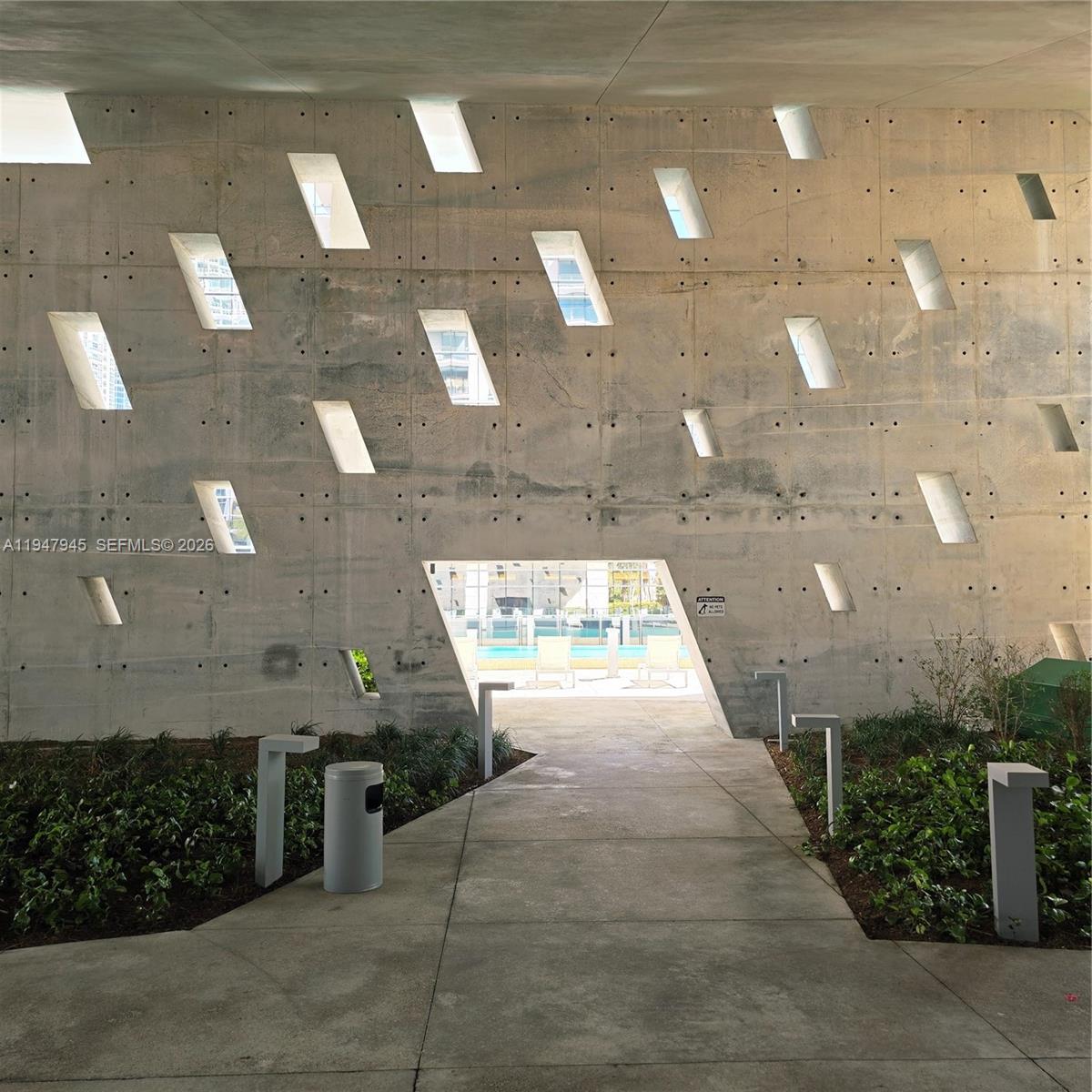 REACH CONDO - Residential