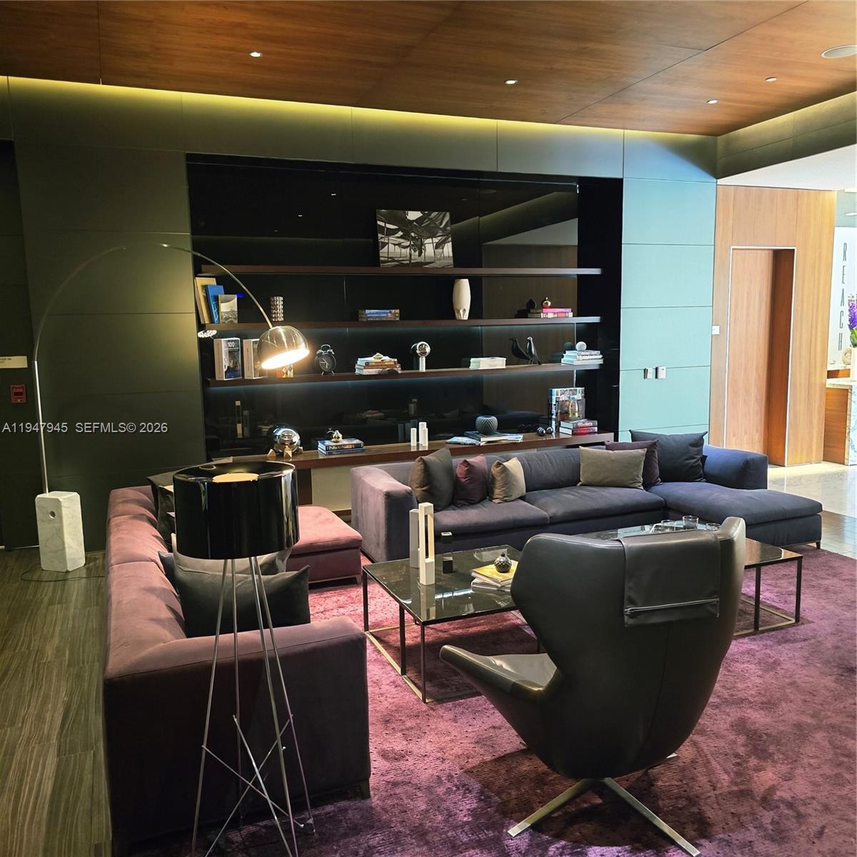 REACH CONDO - Residential