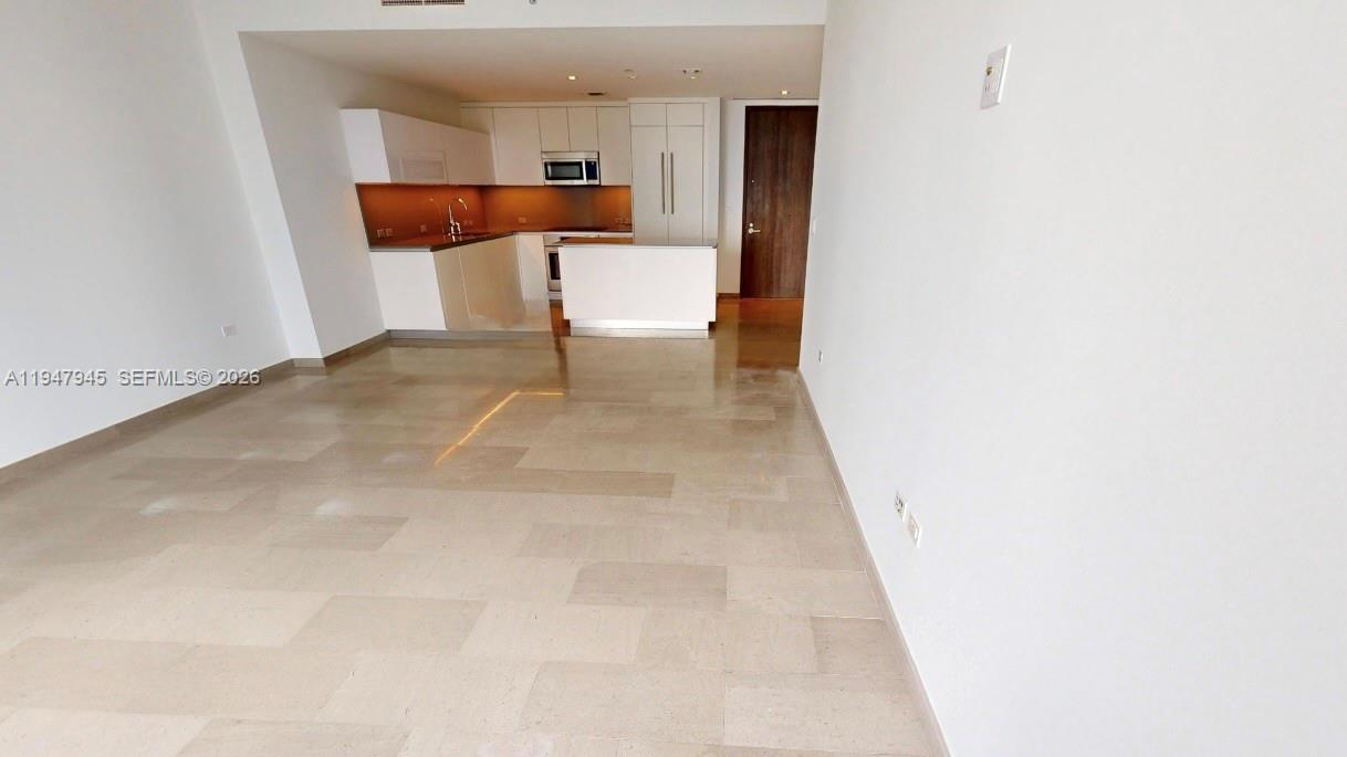 REACH CONDO - Residential