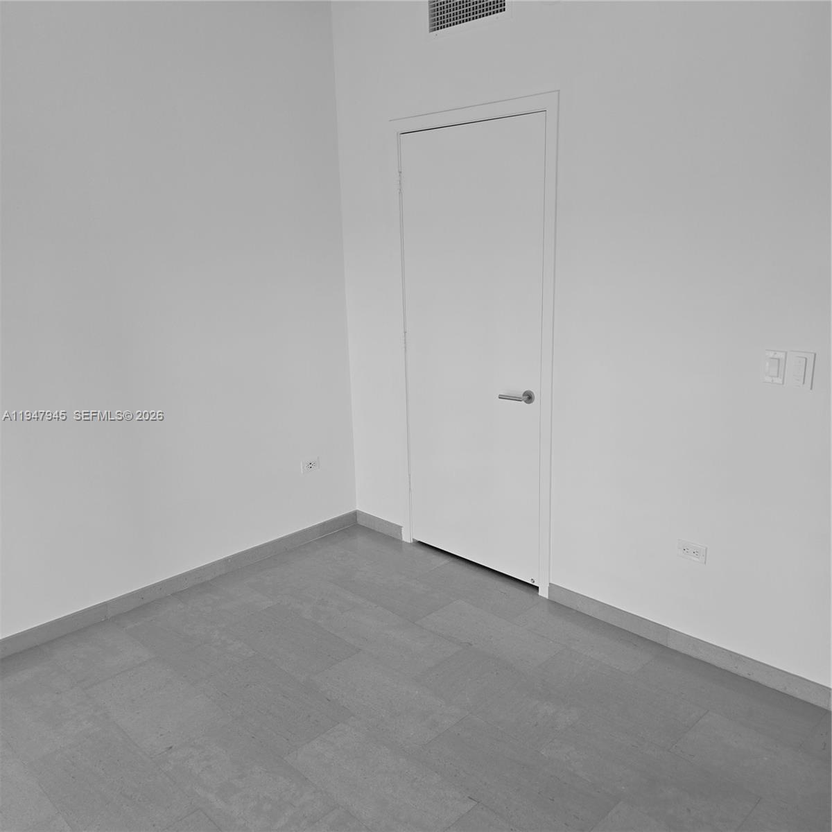 REACH CONDO - Residential