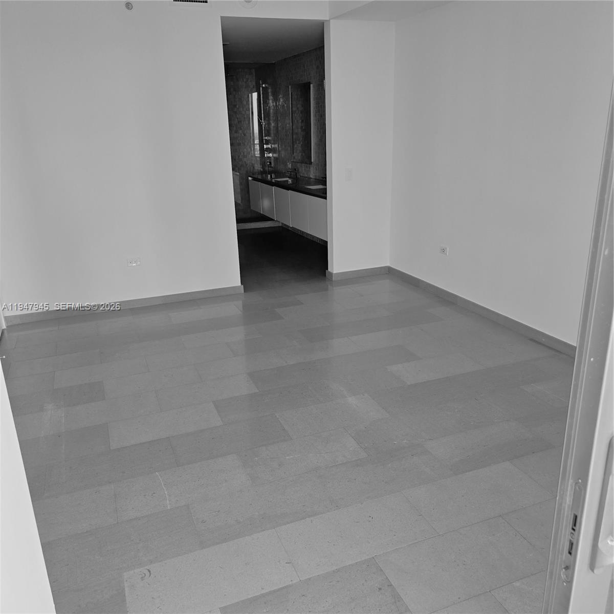 REACH CONDO - Residential