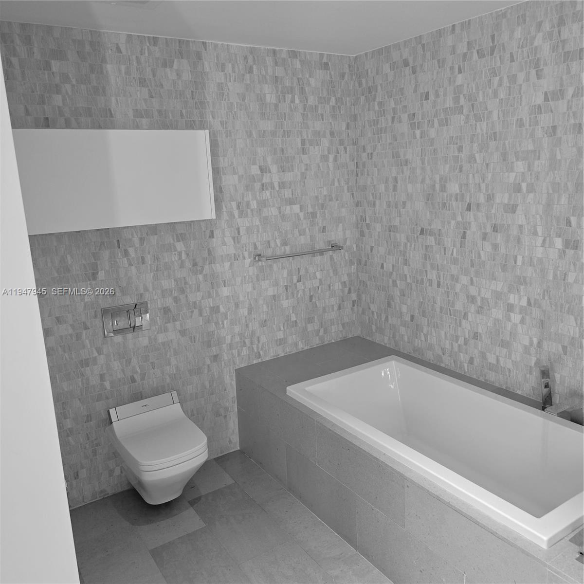 REACH CONDO - Residential