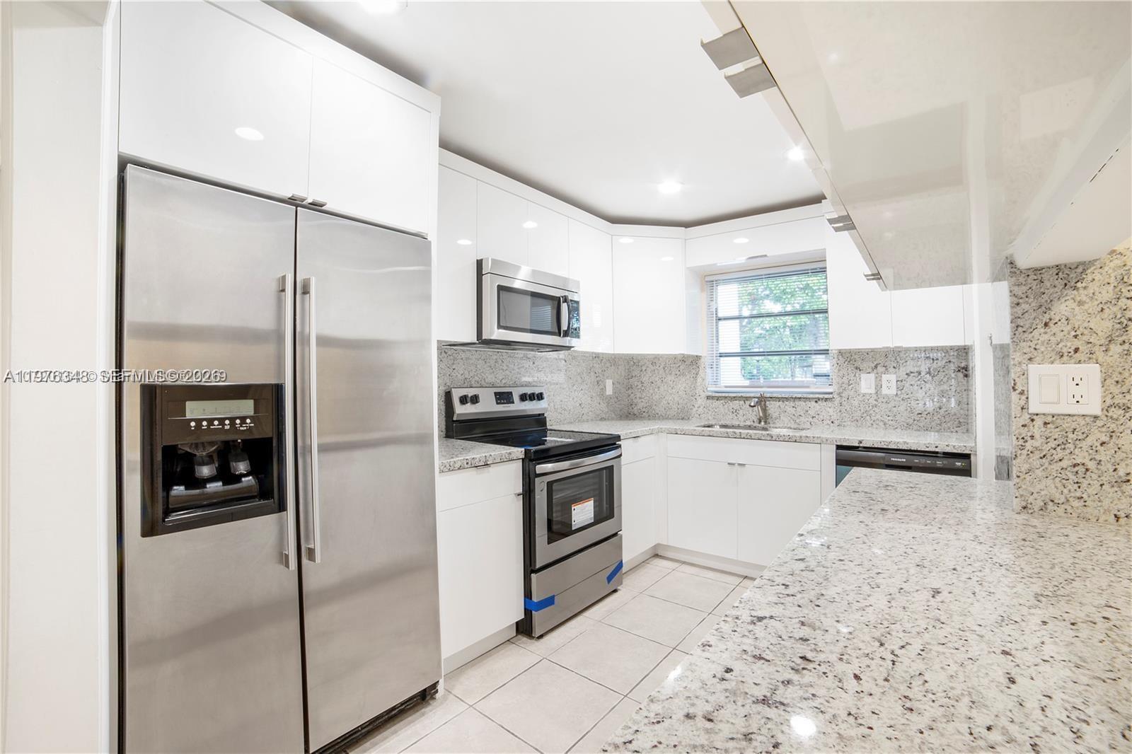 KENDALE LAKES NORTH SEC 1 - Residential Lease