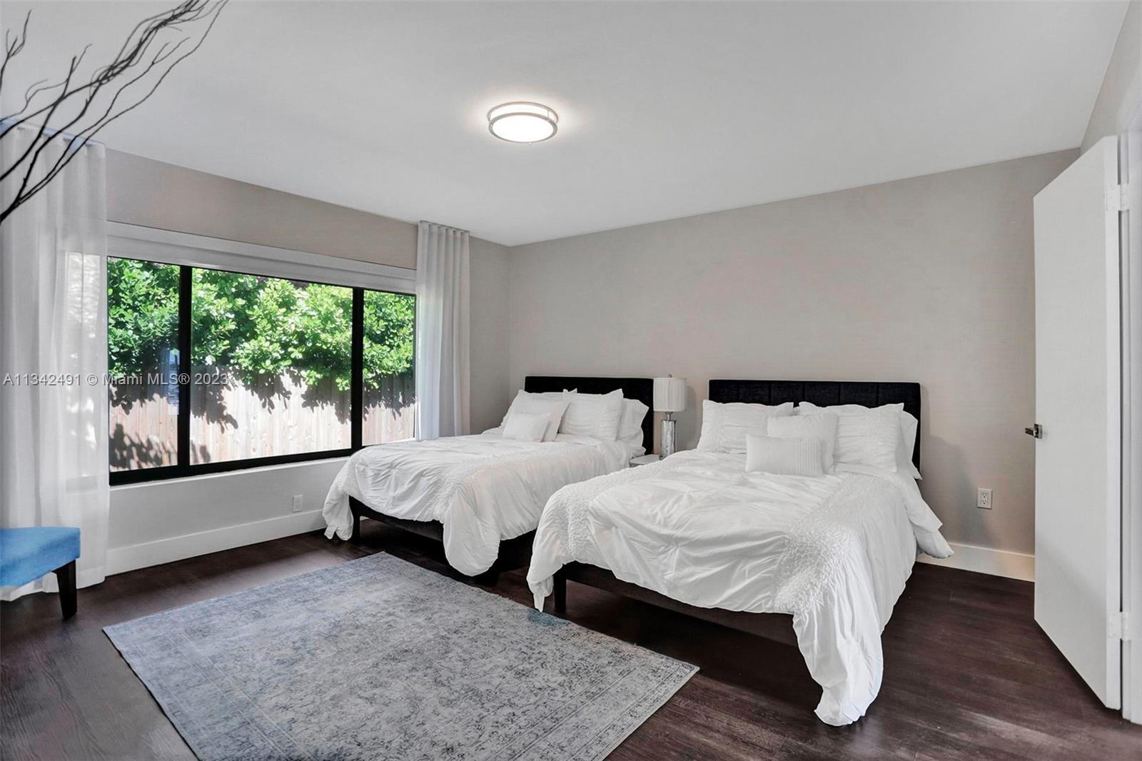 AMD PL BISCAYNE PINES - Residential Lease