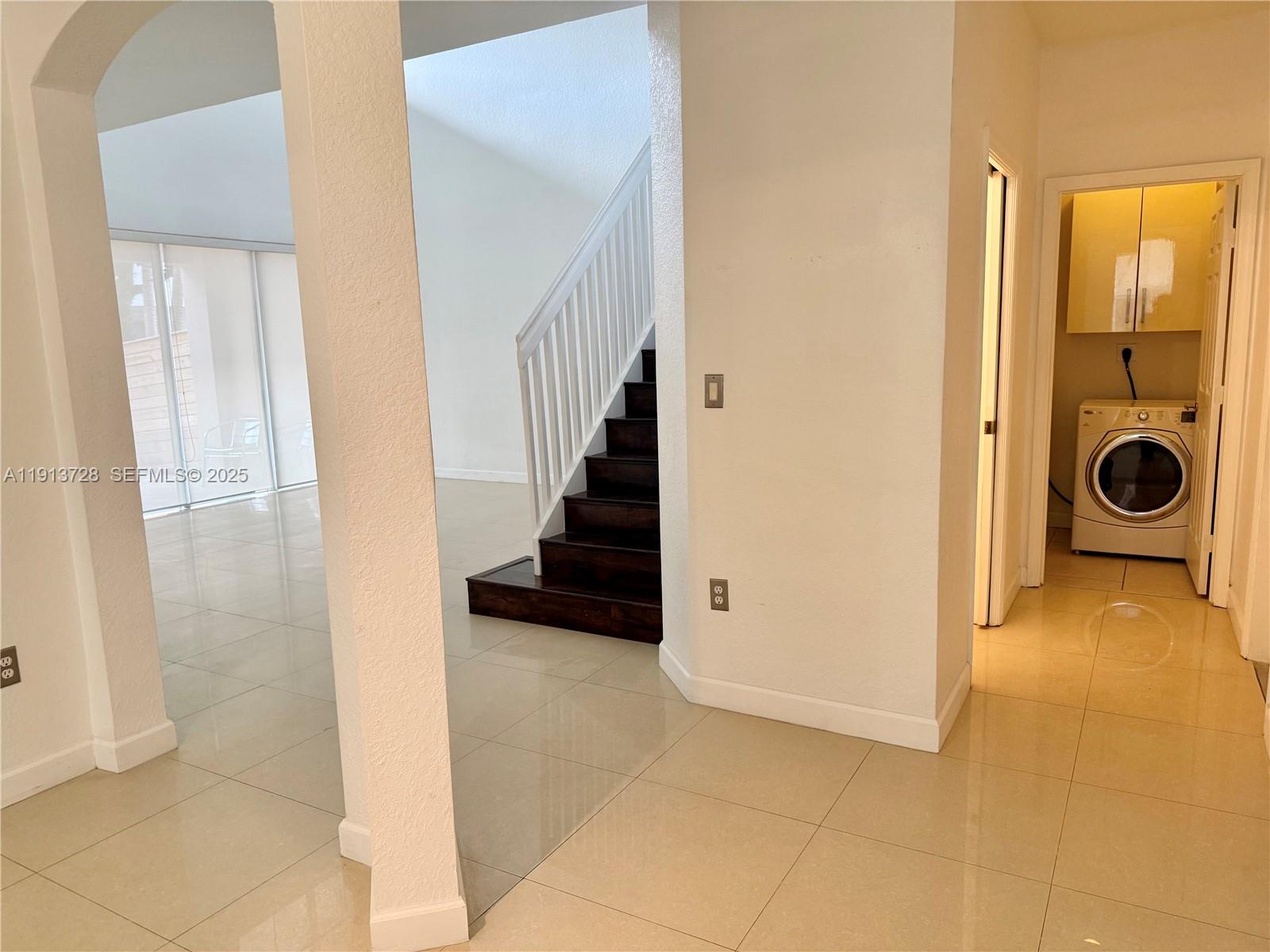 ISLANDS AT DORAL - Residential Lease