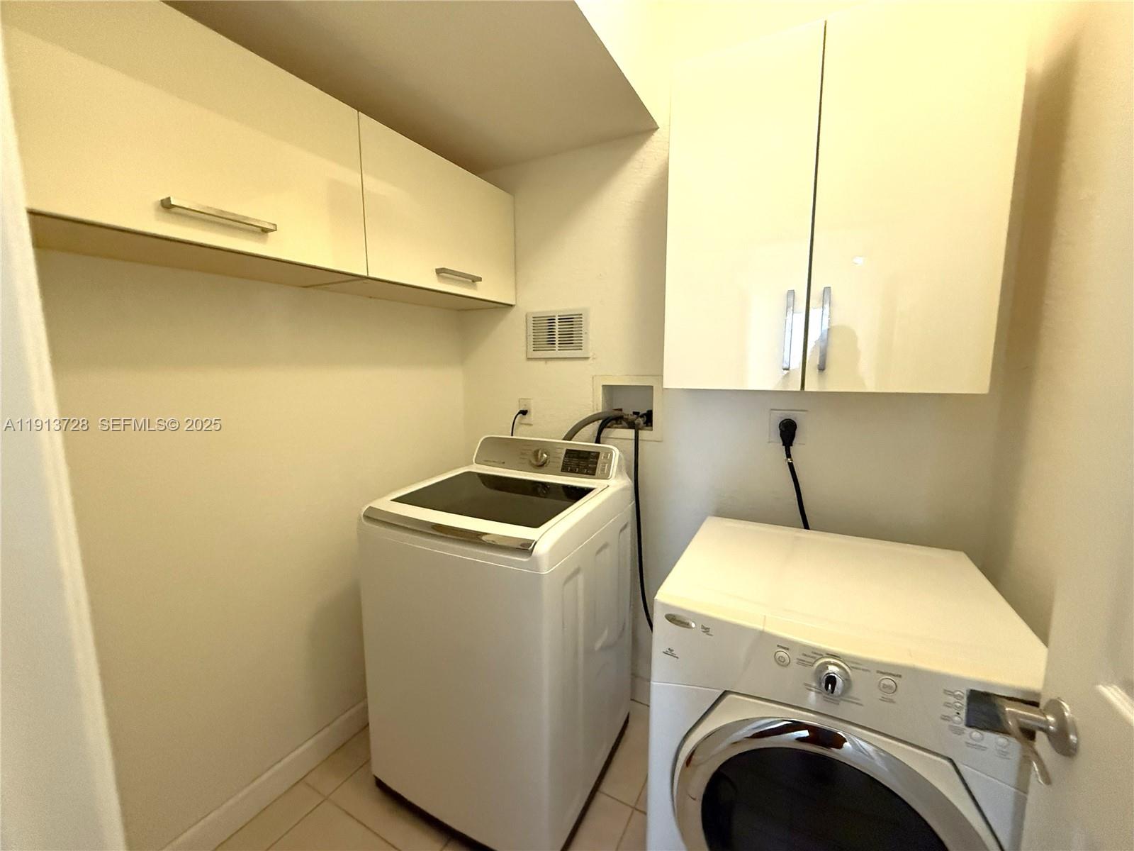 ISLANDS AT DORAL - Residential Lease