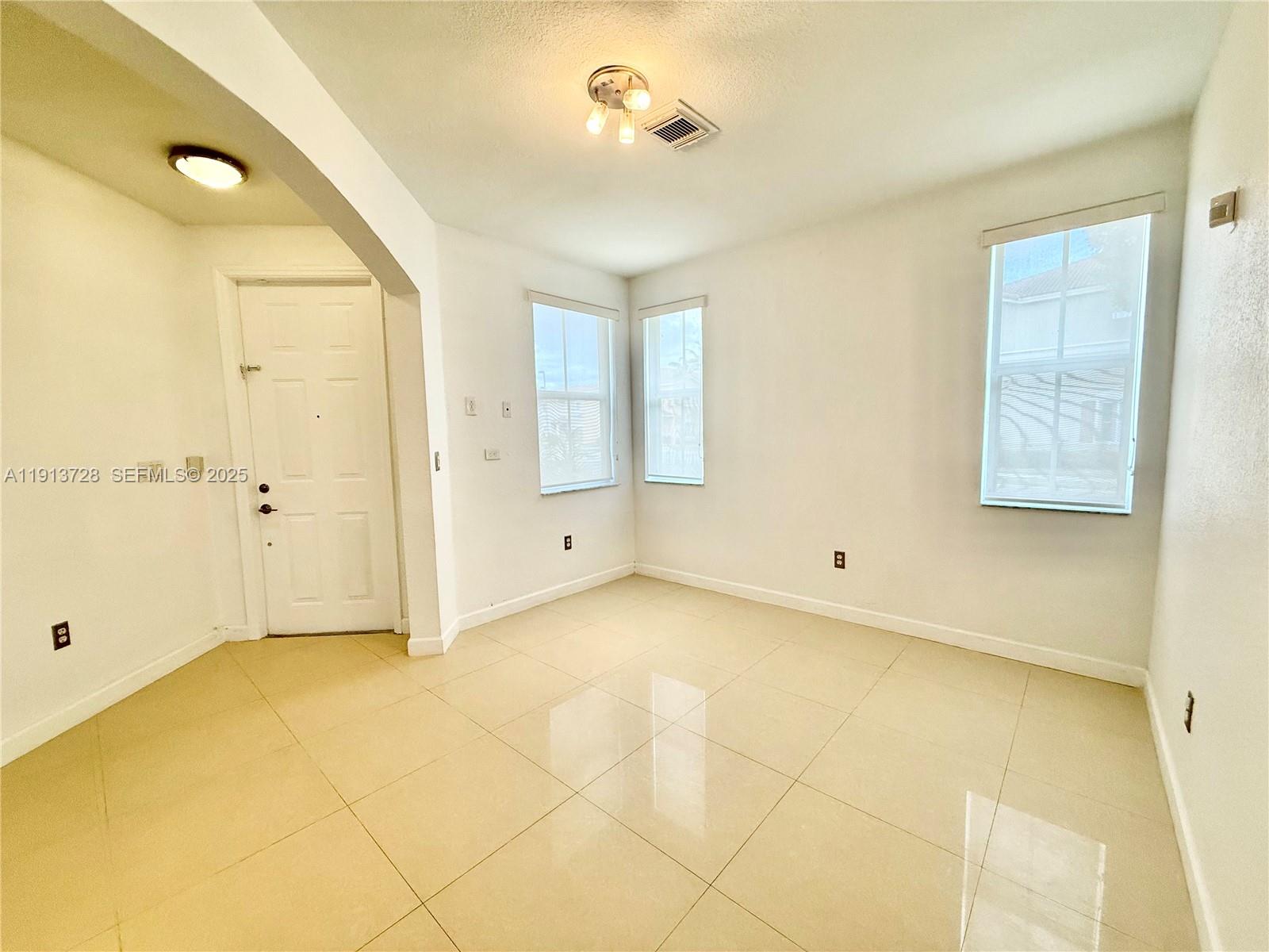 ISLANDS AT DORAL - Residential Lease