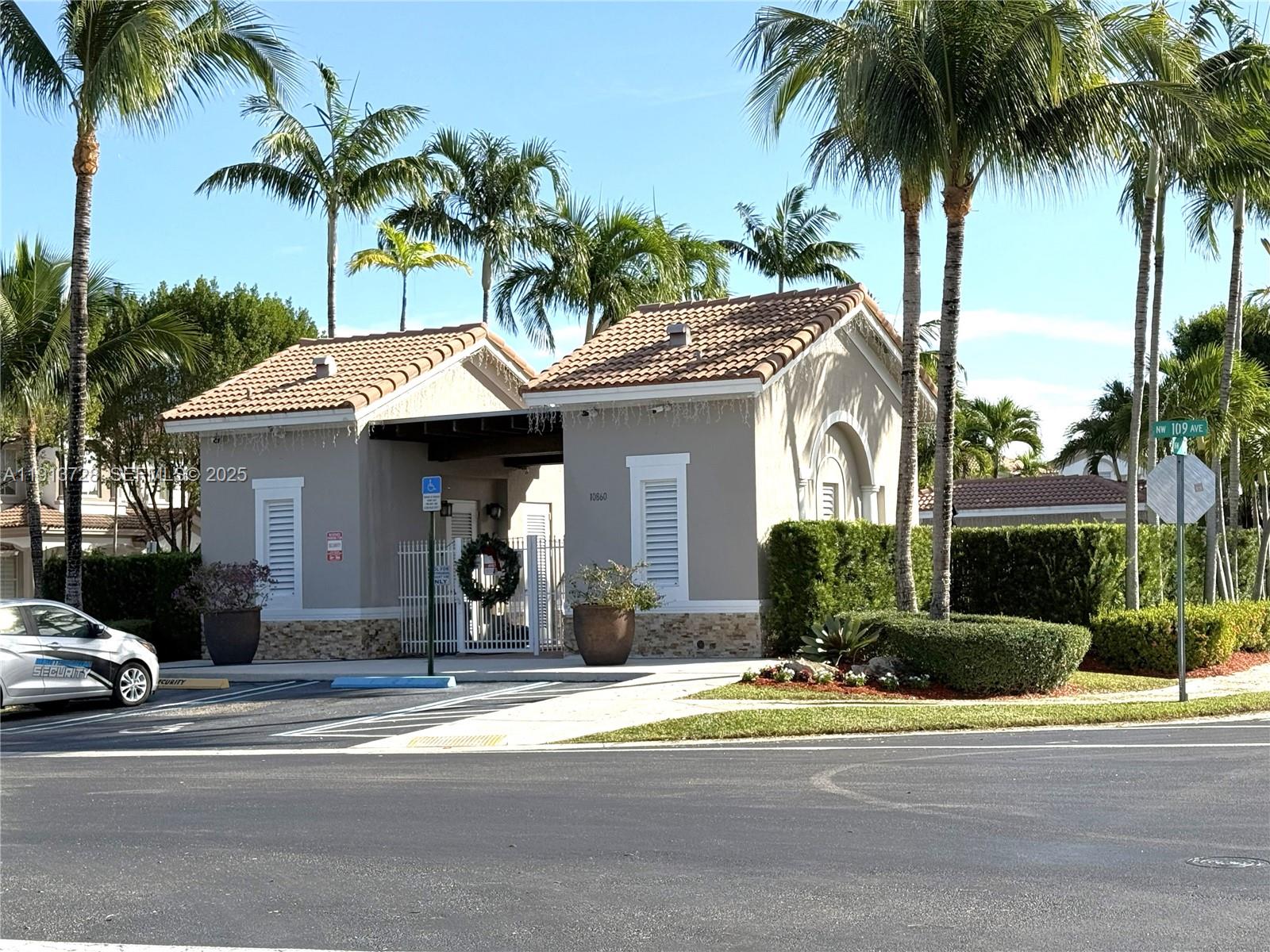ISLANDS AT DORAL - Residential Lease