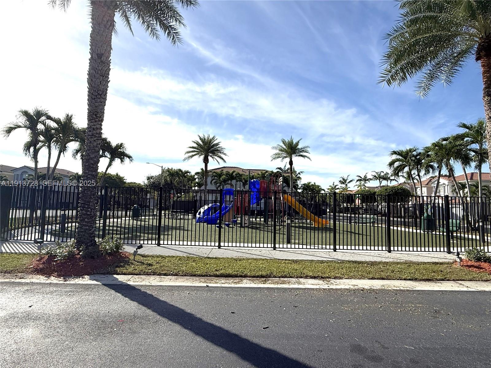 ISLANDS AT DORAL - Residential Lease