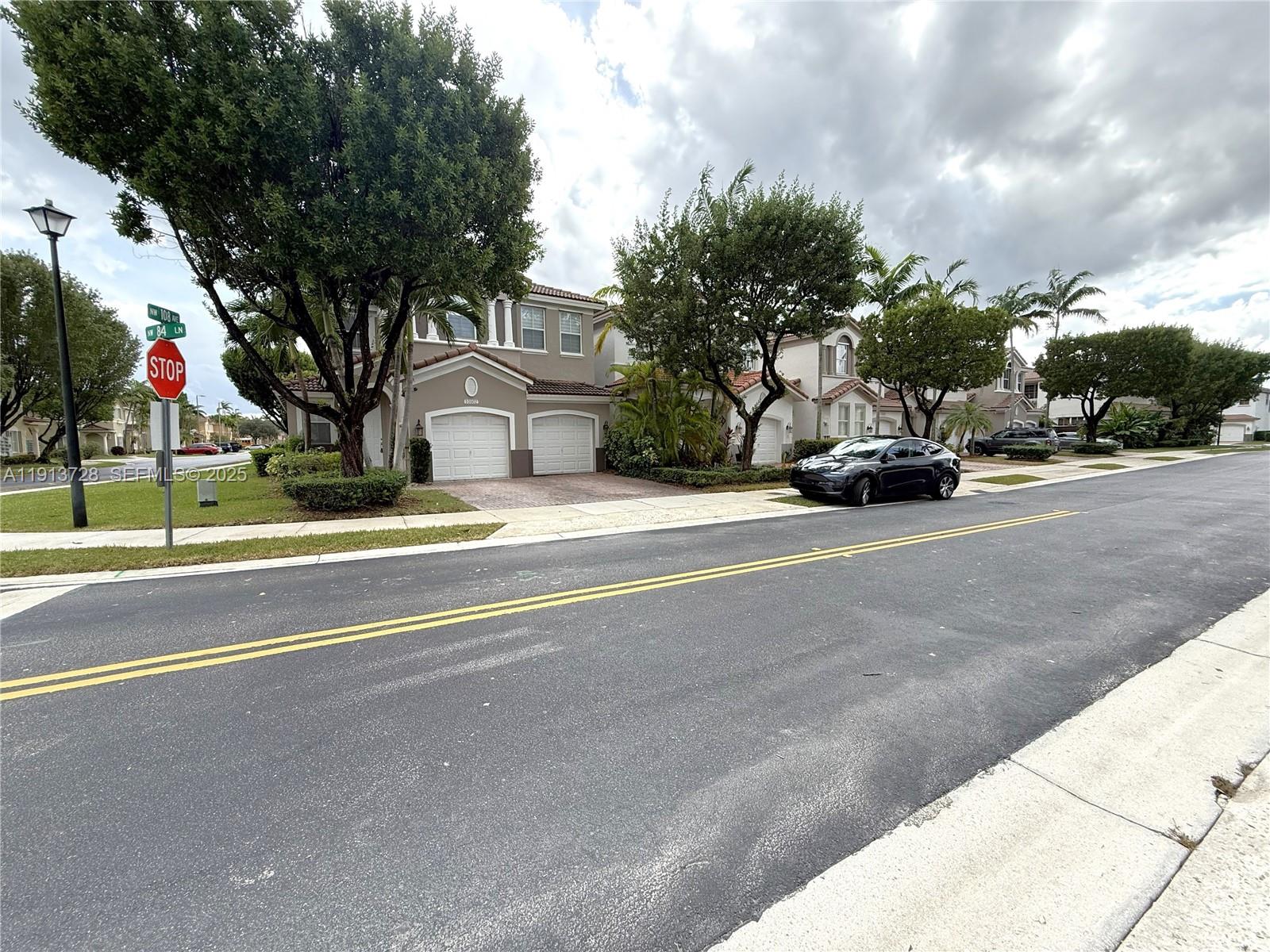 ISLANDS AT DORAL - Residential Lease