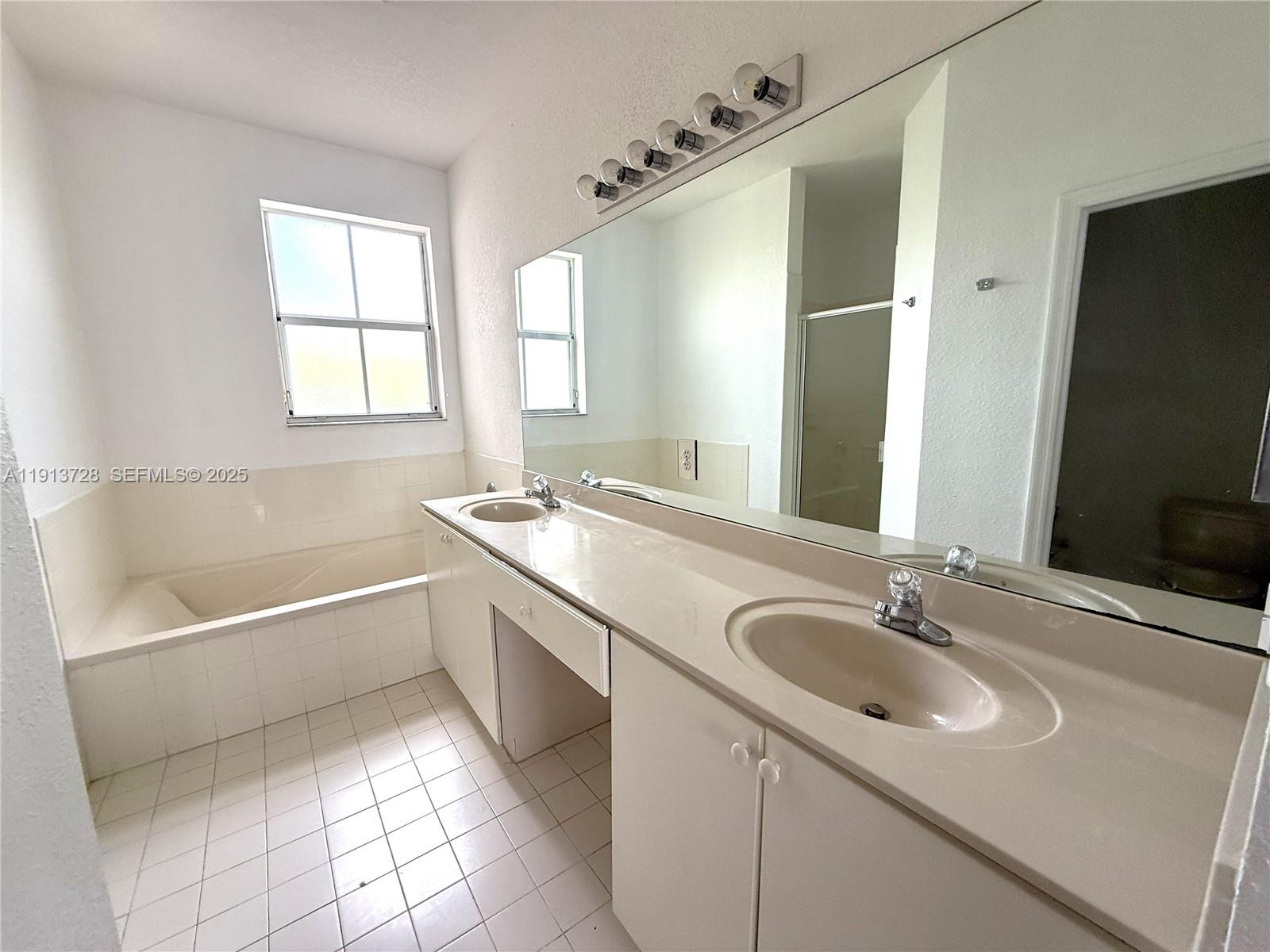 ISLANDS AT DORAL - Residential Lease