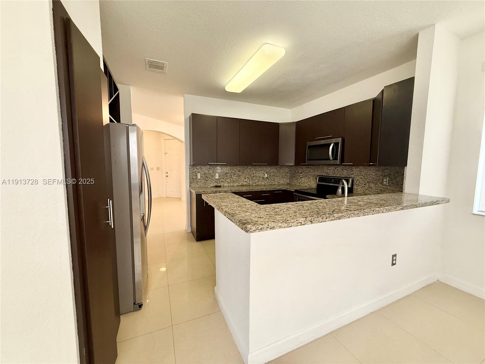 ISLANDS AT DORAL - Residential Lease