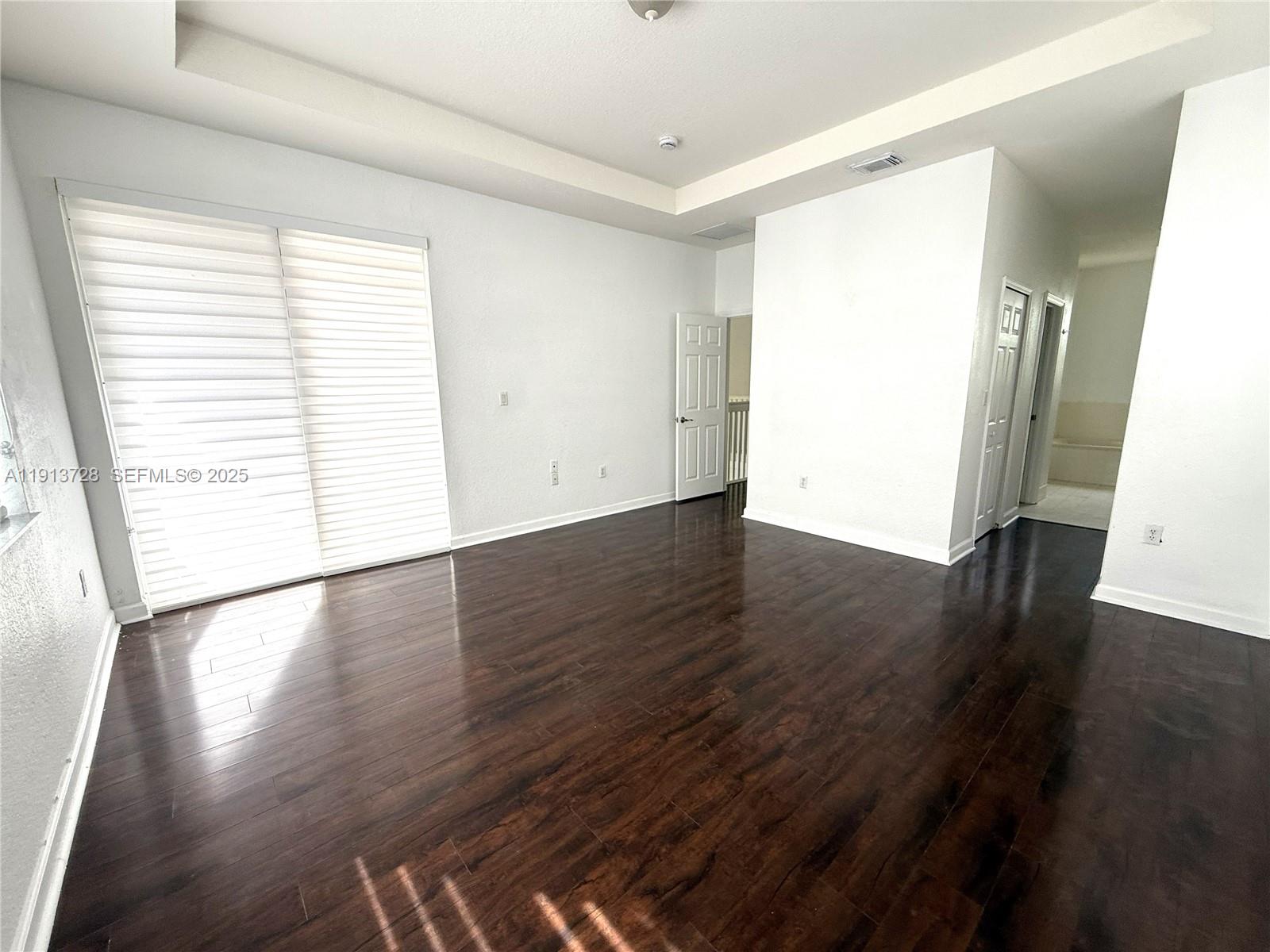 ISLANDS AT DORAL - Residential Lease