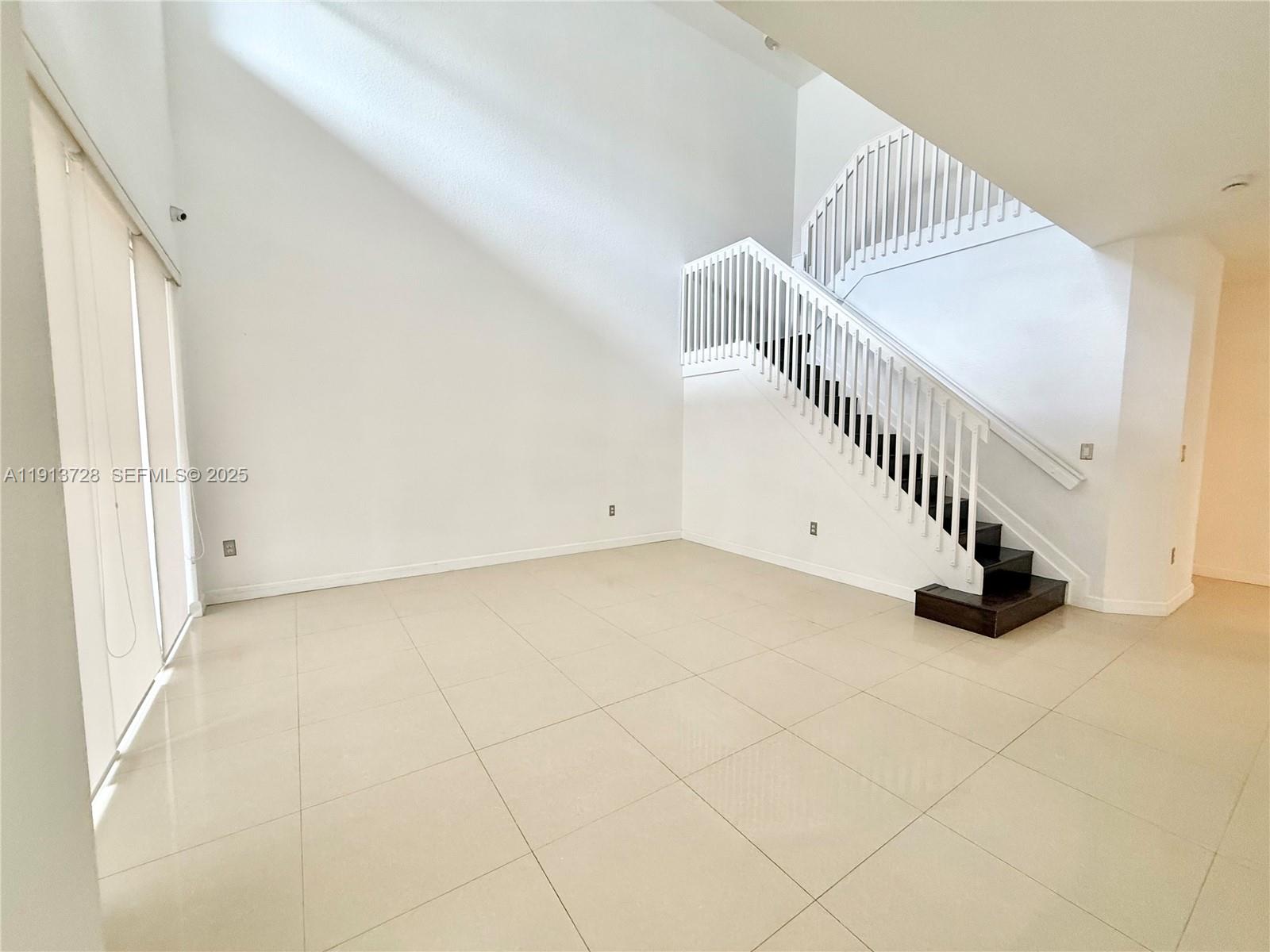 ISLANDS AT DORAL - Residential Lease