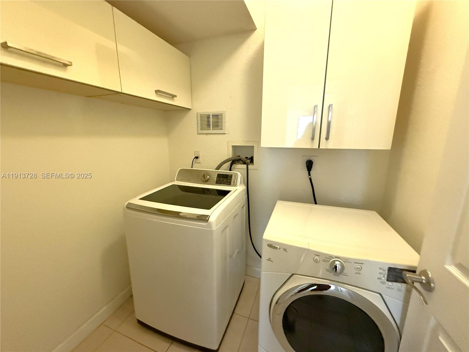 ISLANDS AT DORAL - Residential Lease