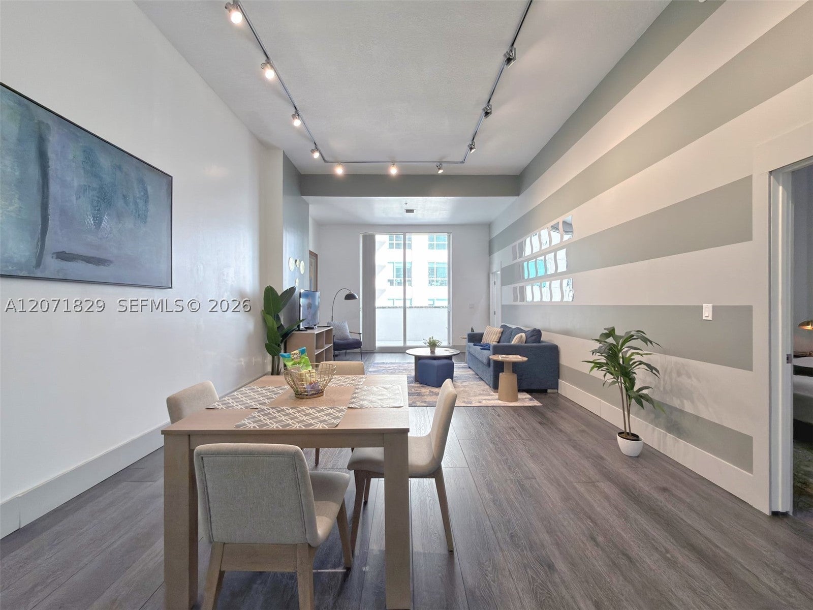 1200 Brickell Bay Dr 1406
