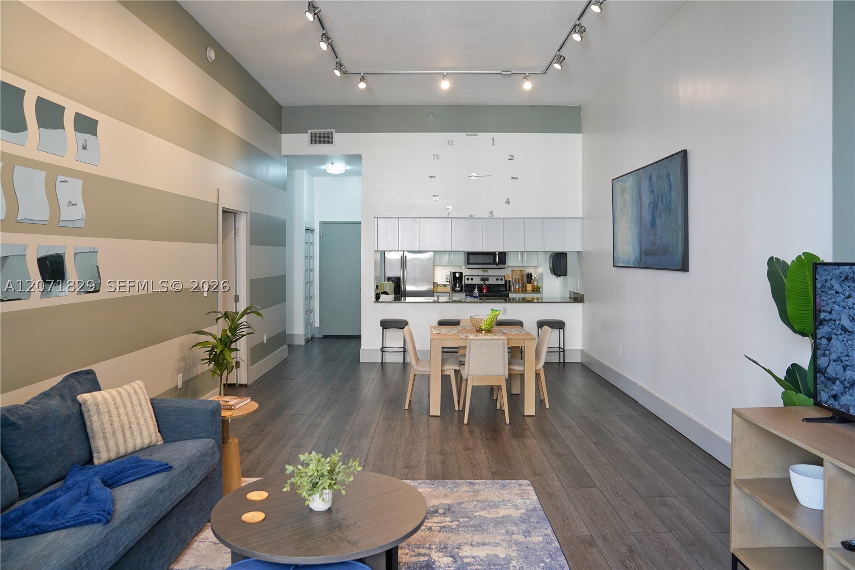 1200 Brickell Bay Dr 1406