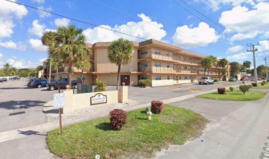Condo located on the first floor with pool/garden views! NEW AC! 1 ASSIGNED PARKING AND 1 GUEST SPACE! Screened balcony. UPADTED bahtroom. Communal laundry room in the building. HOA includes community pool, water, and exterior insurance. 40-year building certification.