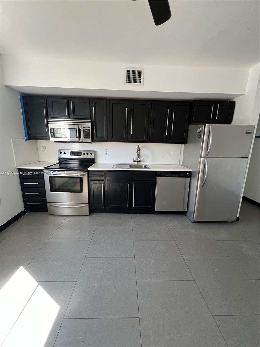 1876 SW 11th Ter 306