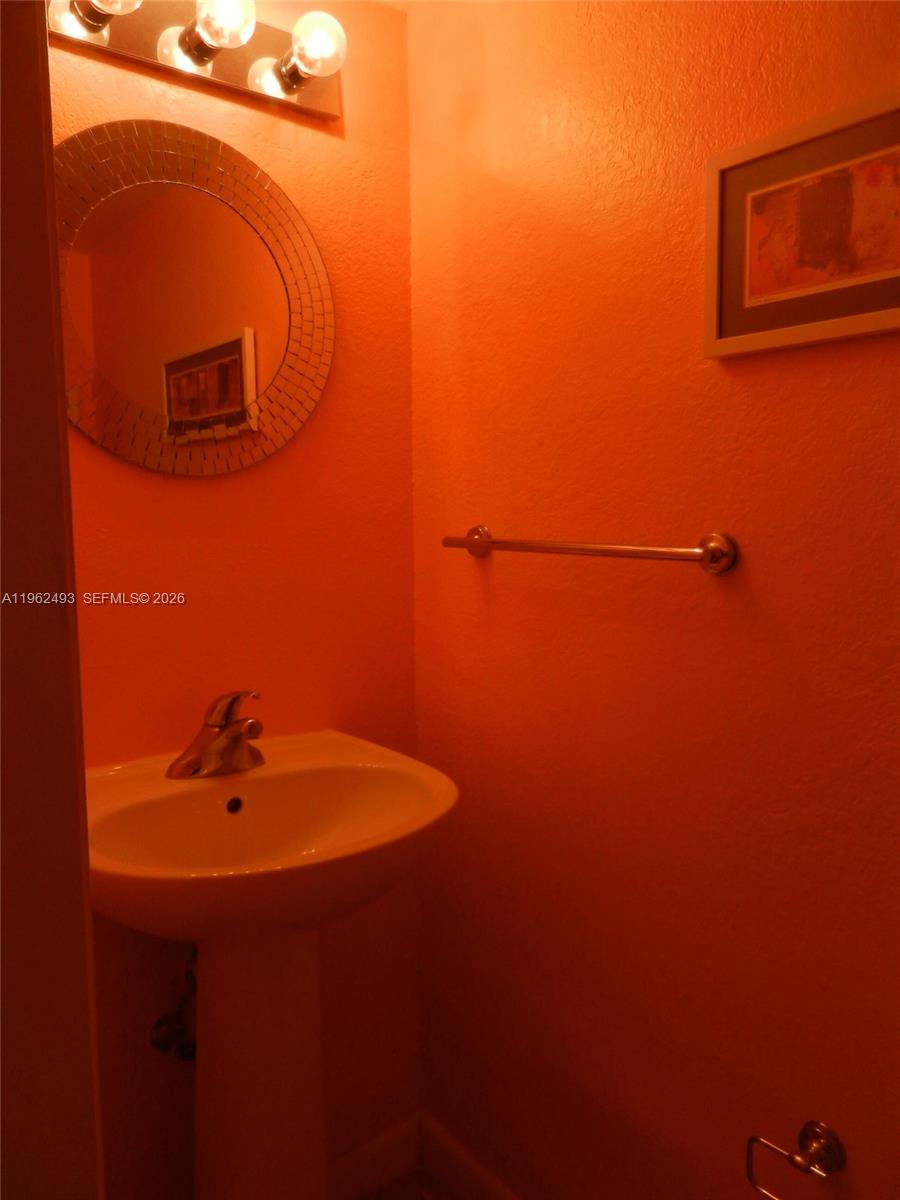 PALMS OF PINECREST CONDO - Residential Lease