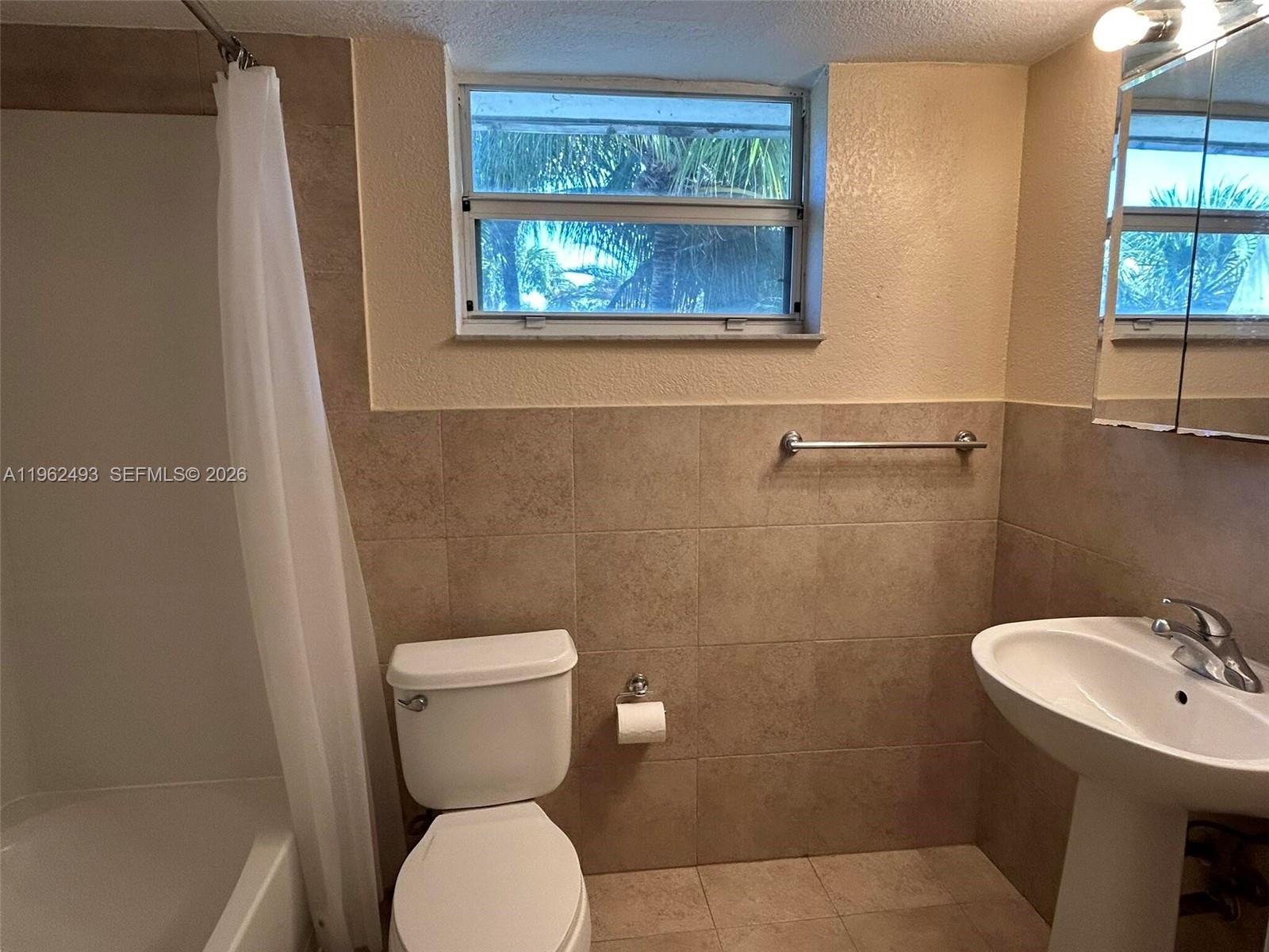 PALMS OF PINECREST CONDO - Residential Lease