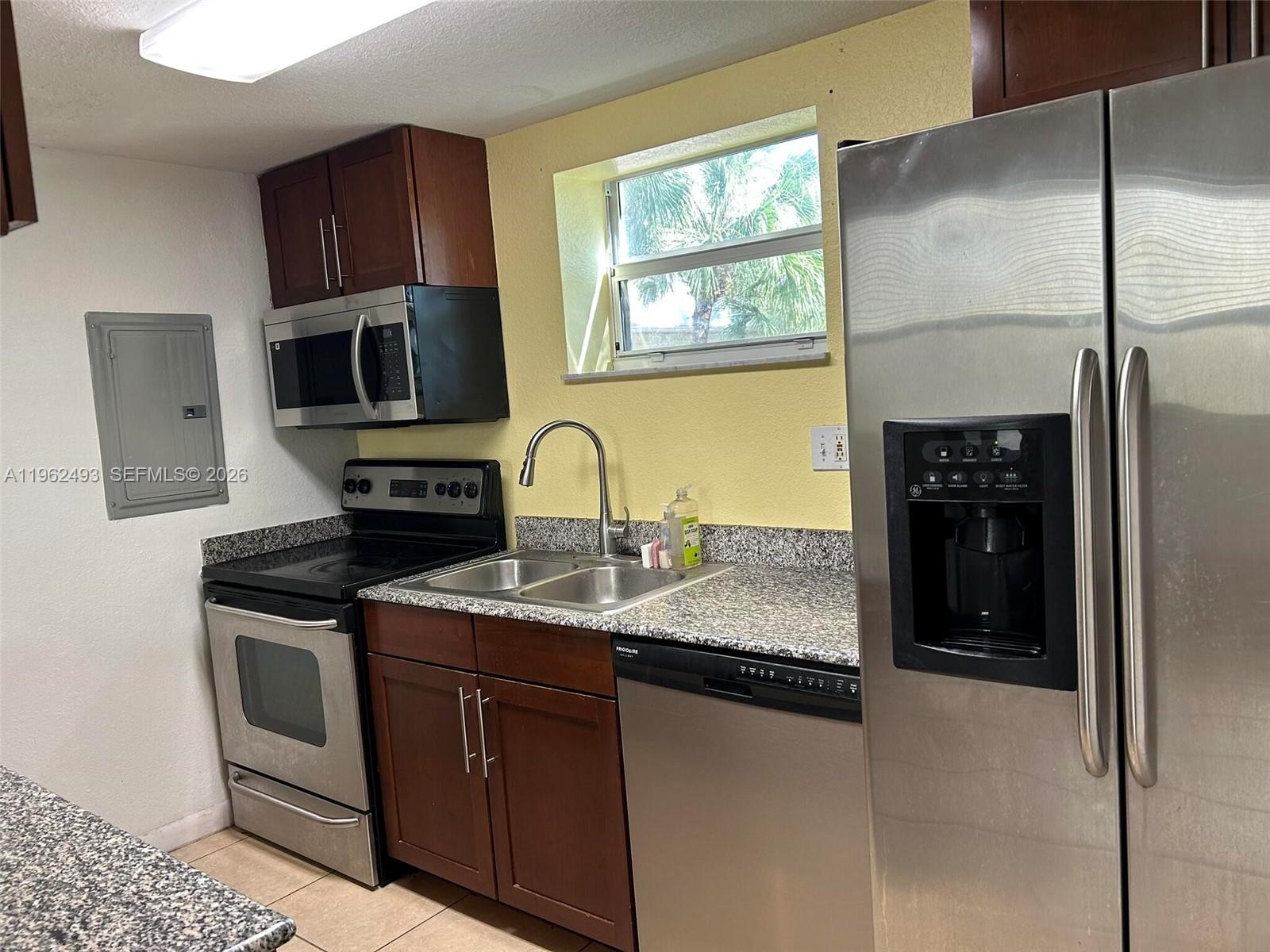 PALMS OF PINECREST CONDO - Residential Lease