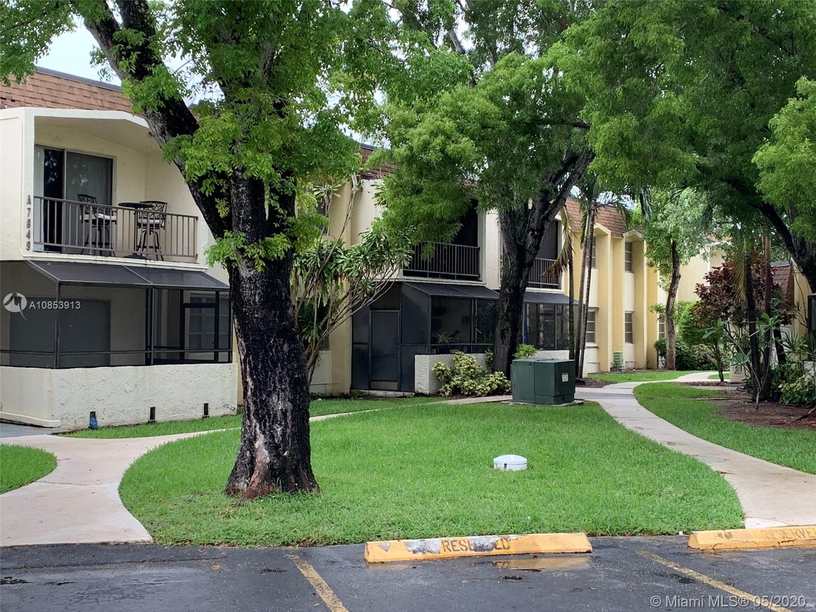 LAKEWOOD VILLAS CONDO - Residential