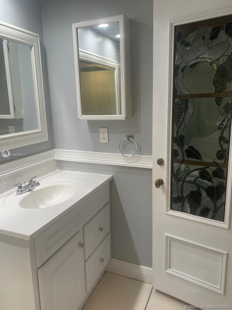 LAKEWOOD VILLAS CONDO - Residential