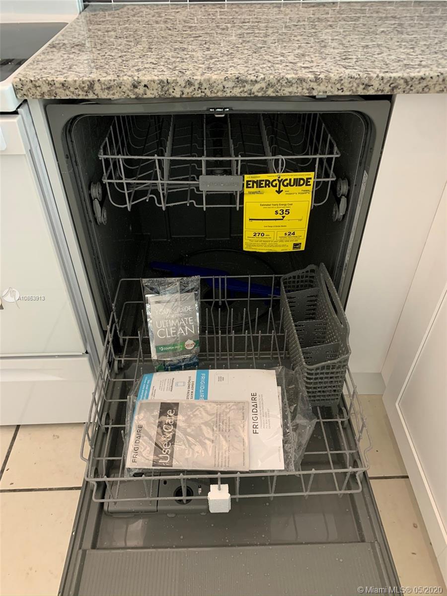 LAKEWOOD VILLAS CONDO - Residential