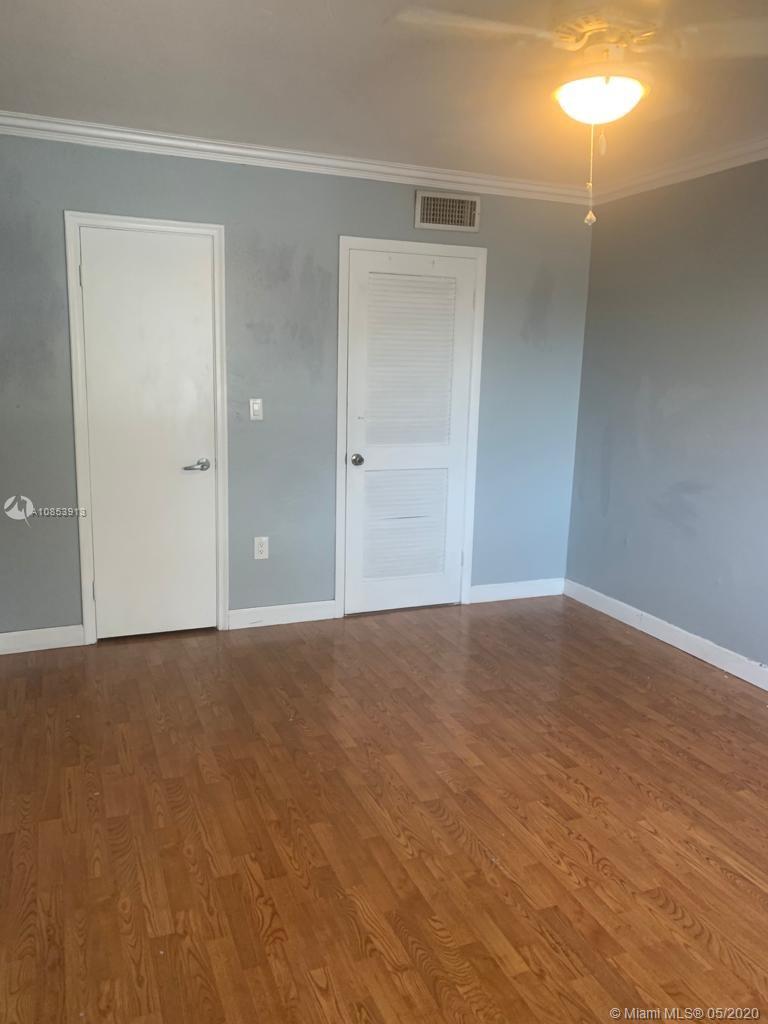 LAKEWOOD VILLAS CONDO - Residential