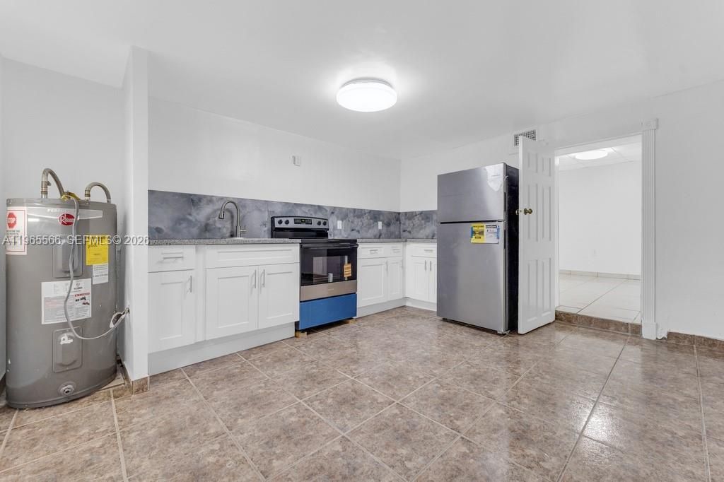 Photo of 5831 Taylor St #3, Hollywood, FL 33021 (MLS # A11965566)