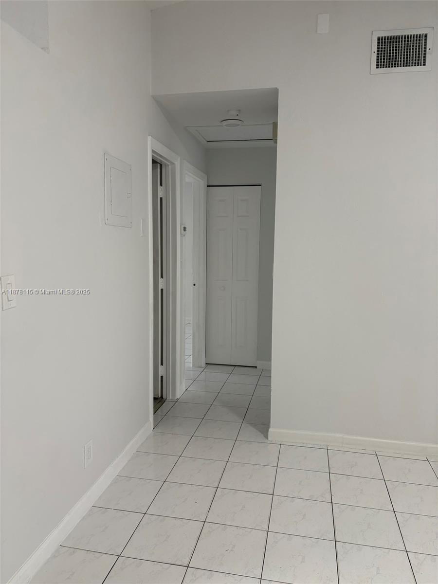 LAKE ISLAND - Residential