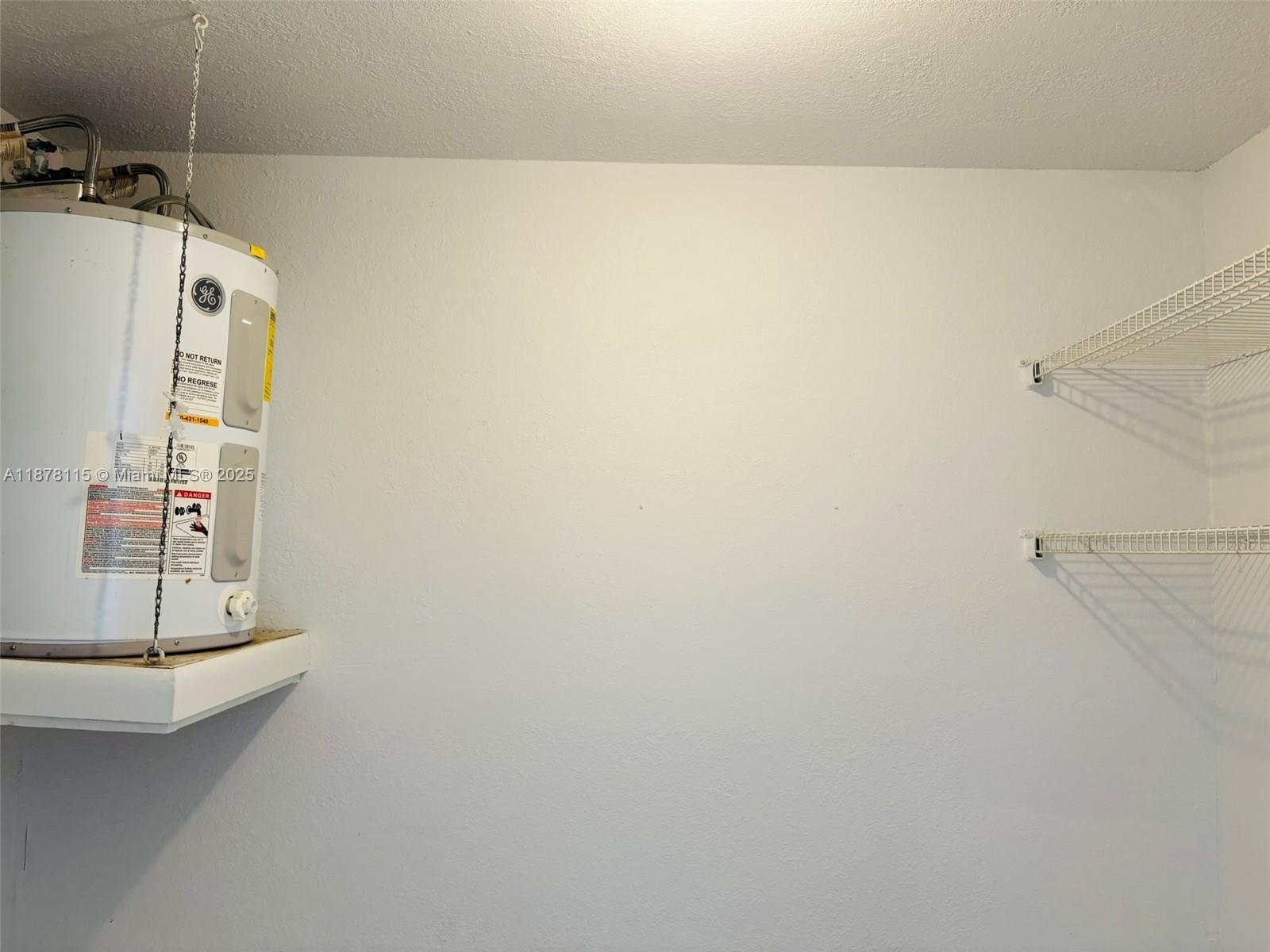 LAKE ISLAND - Residential