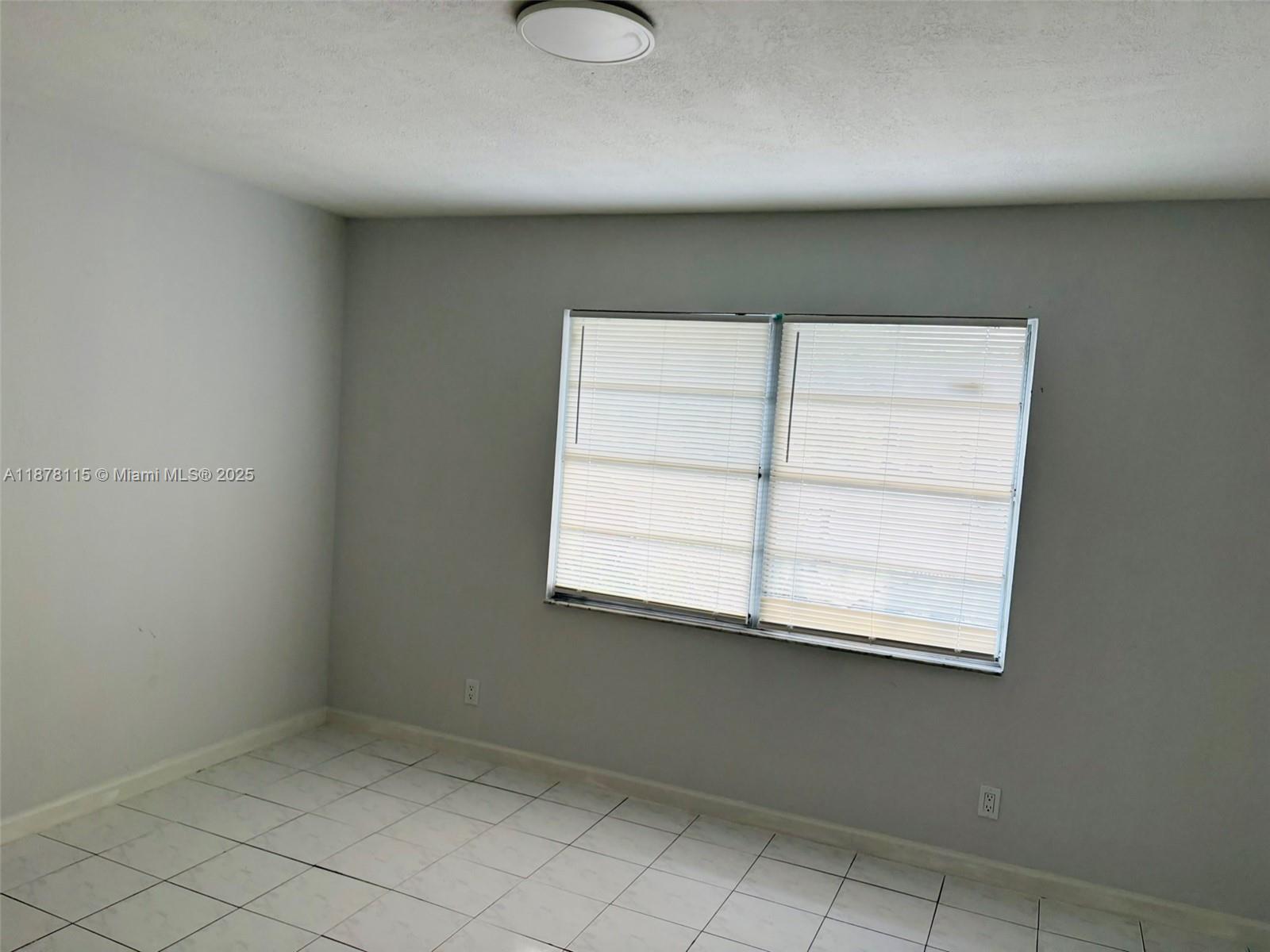 LAKE ISLAND - Residential