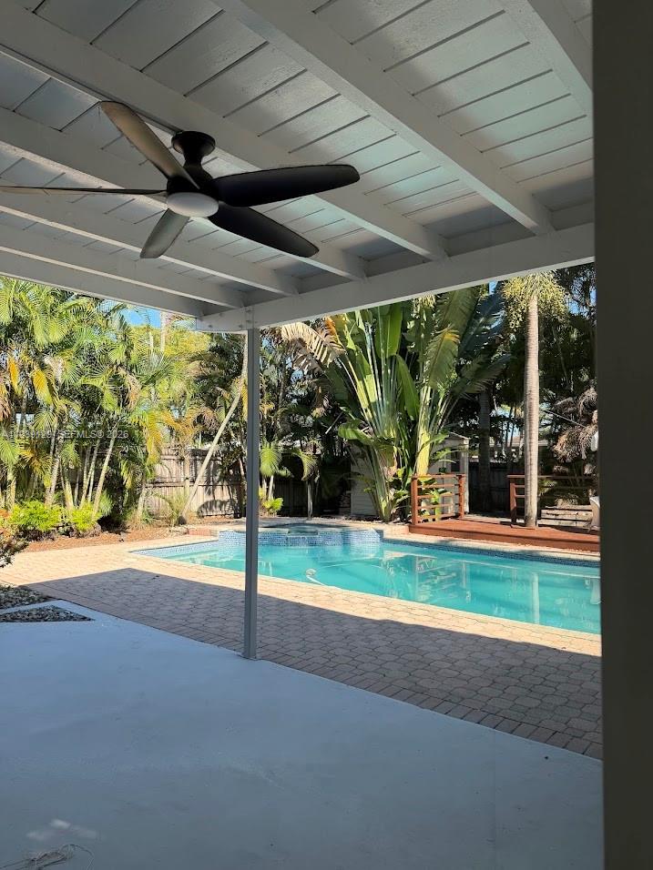 HOLLYWOOD HILLS PARK - Residential Lease