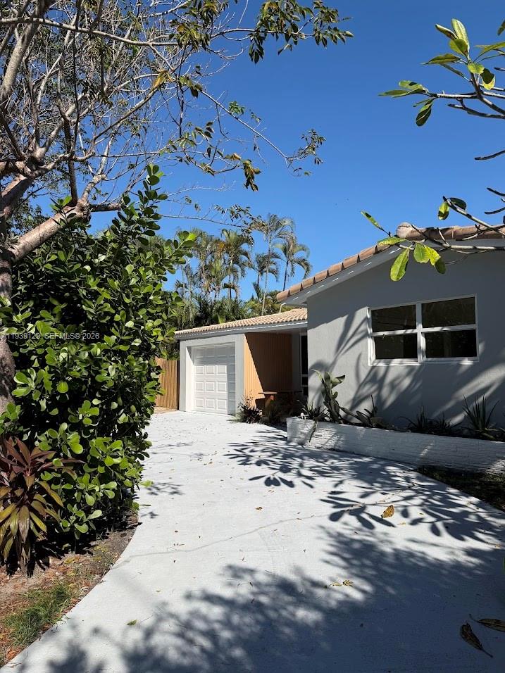 HOLLYWOOD HILLS PARK - Residential Lease