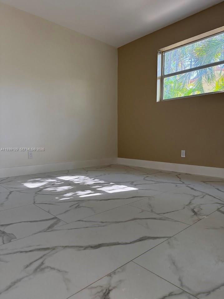 HOLLYWOOD HILLS PARK - Residential Lease