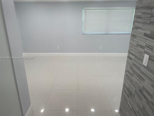 NORTH ANDREWS GARDENS FIR - Residential Lease