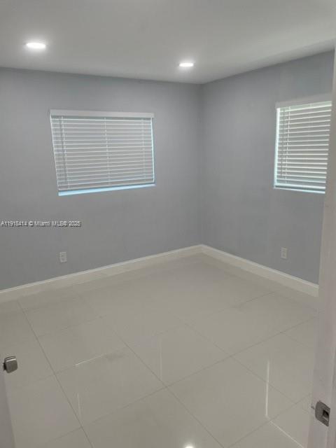 NORTH ANDREWS GARDENS FIR - Residential Lease