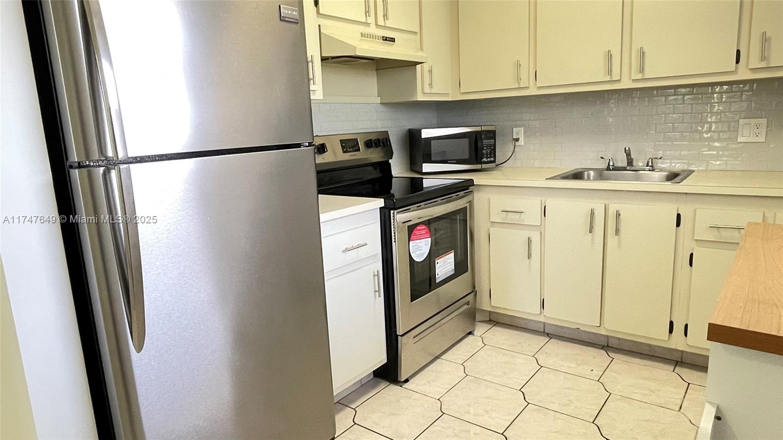 NEW HAMPTON AT CENTURY VI - Residential