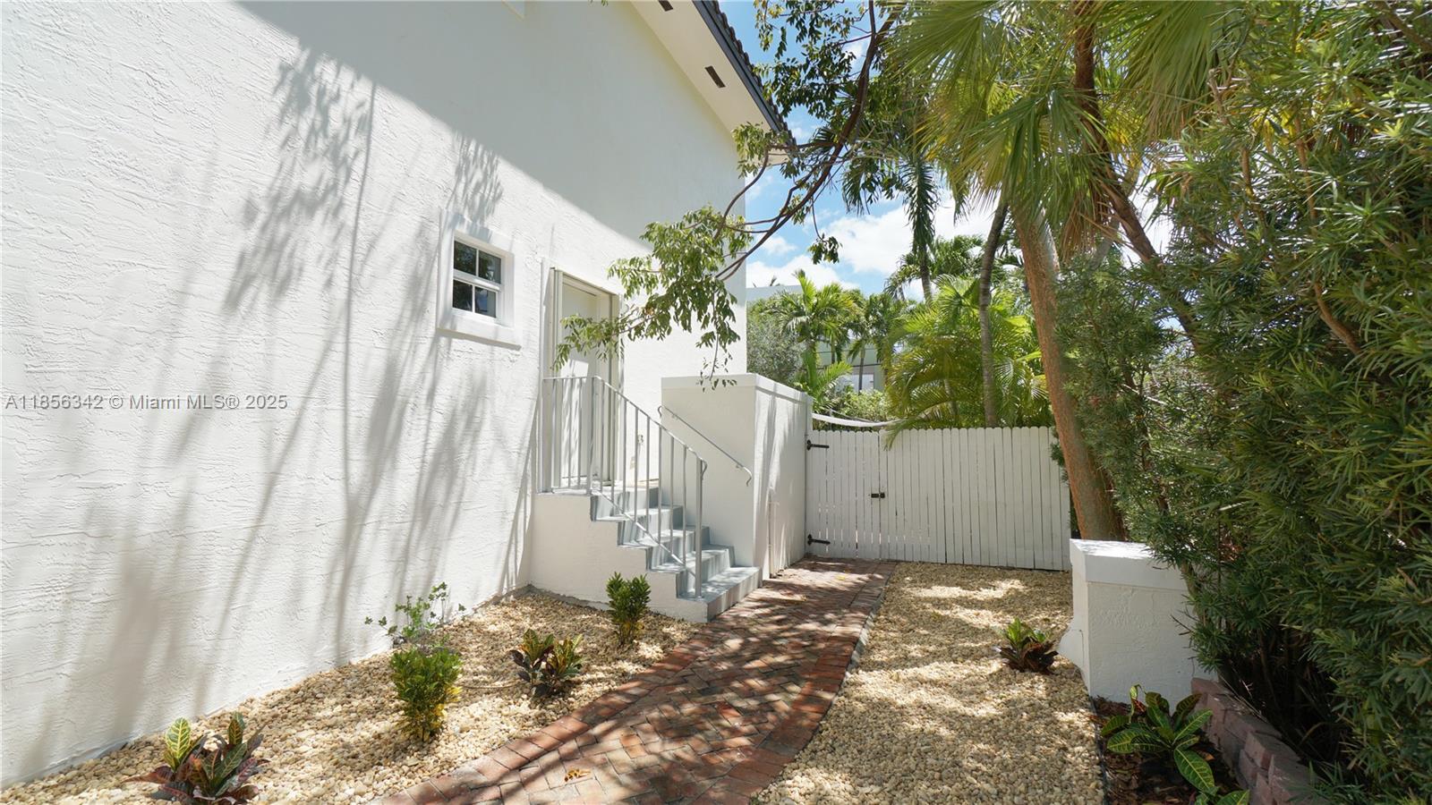 BISCAYNE KEY ESTATES - Residential