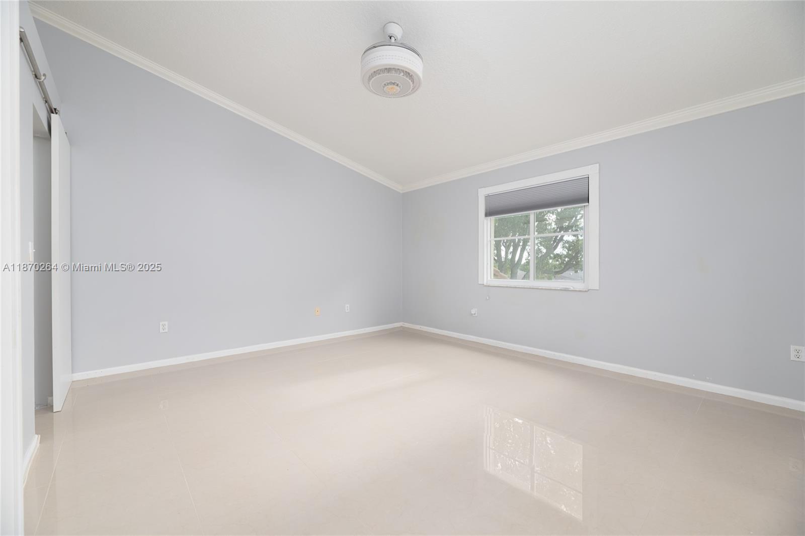 SUNSET PLAZA - Residential