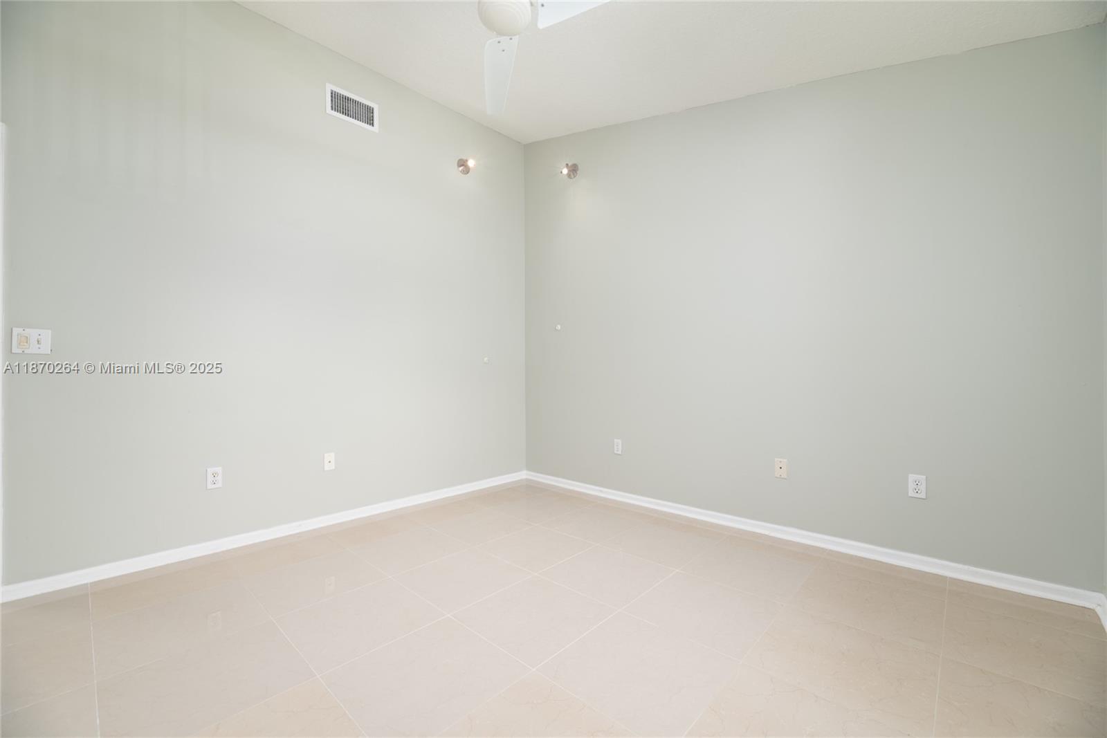 SUNSET PLAZA - Residential