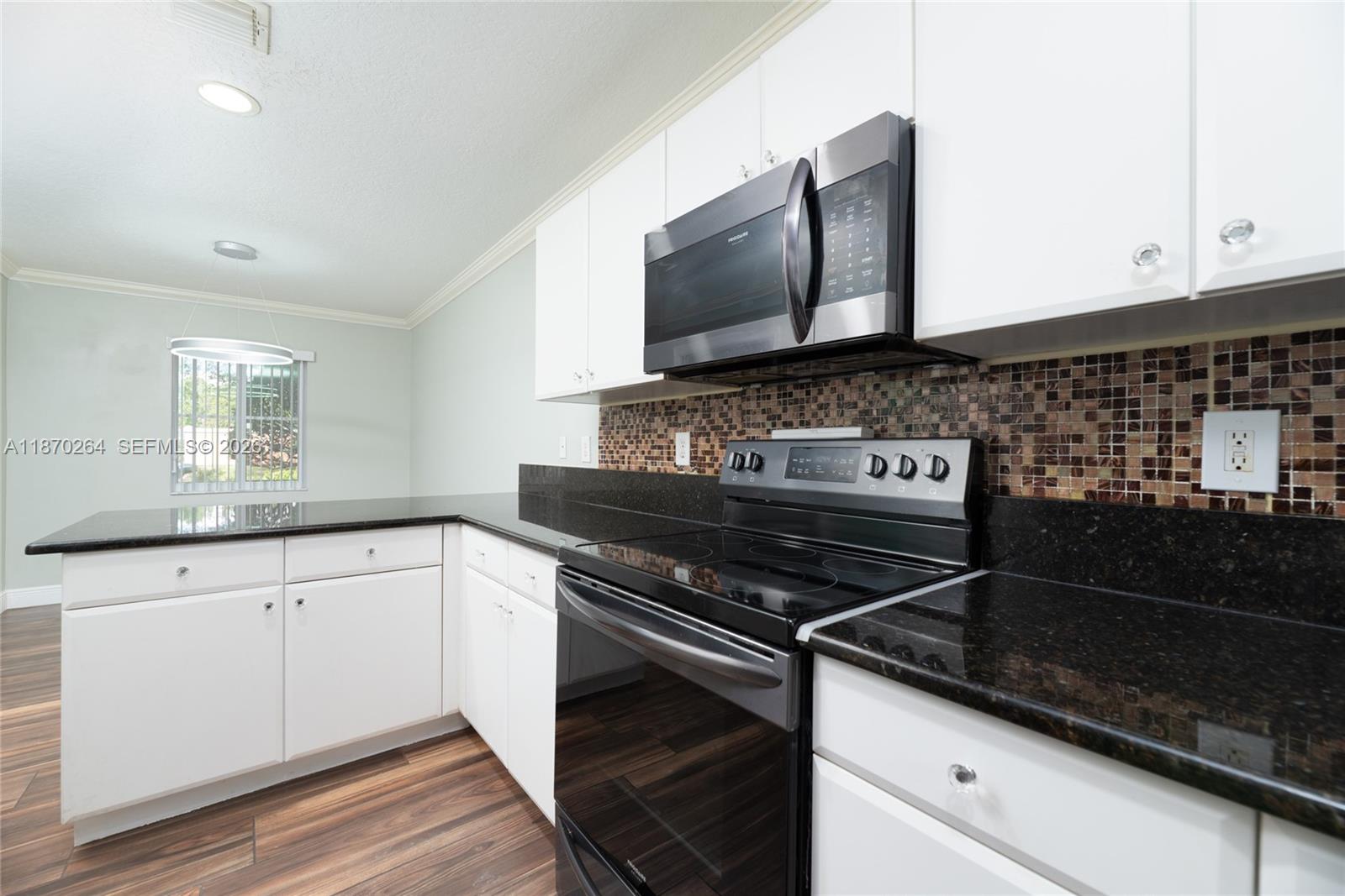 SUNSET PLAZA - Residential